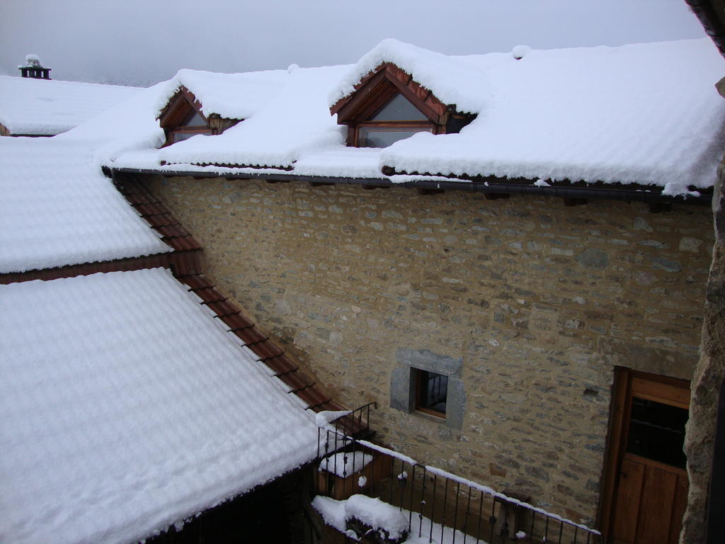 Hostal O'Porron Sabiñánigo Exterior foto