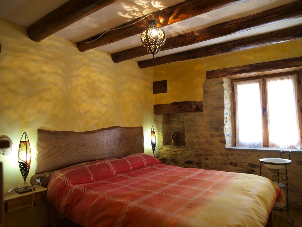 Hostal O'Porron Sabiñánigo Exterior foto